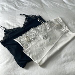 Like new- great condition tank tops. Smoking free home